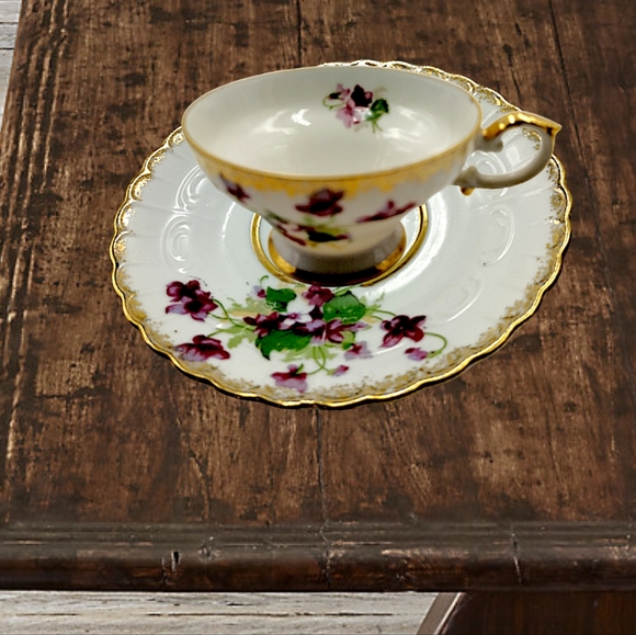 Kelvin ~ Porcelain Tea Set 4-Teacups, 4-Saucers with Flowers, Leaves, Gold Trim - Picture 2 of 3